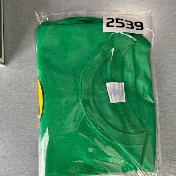 Bucees Green Beaver Believin Before It Was Cool Graphic T-Shirt Mens Medium - Picture 9 of 9